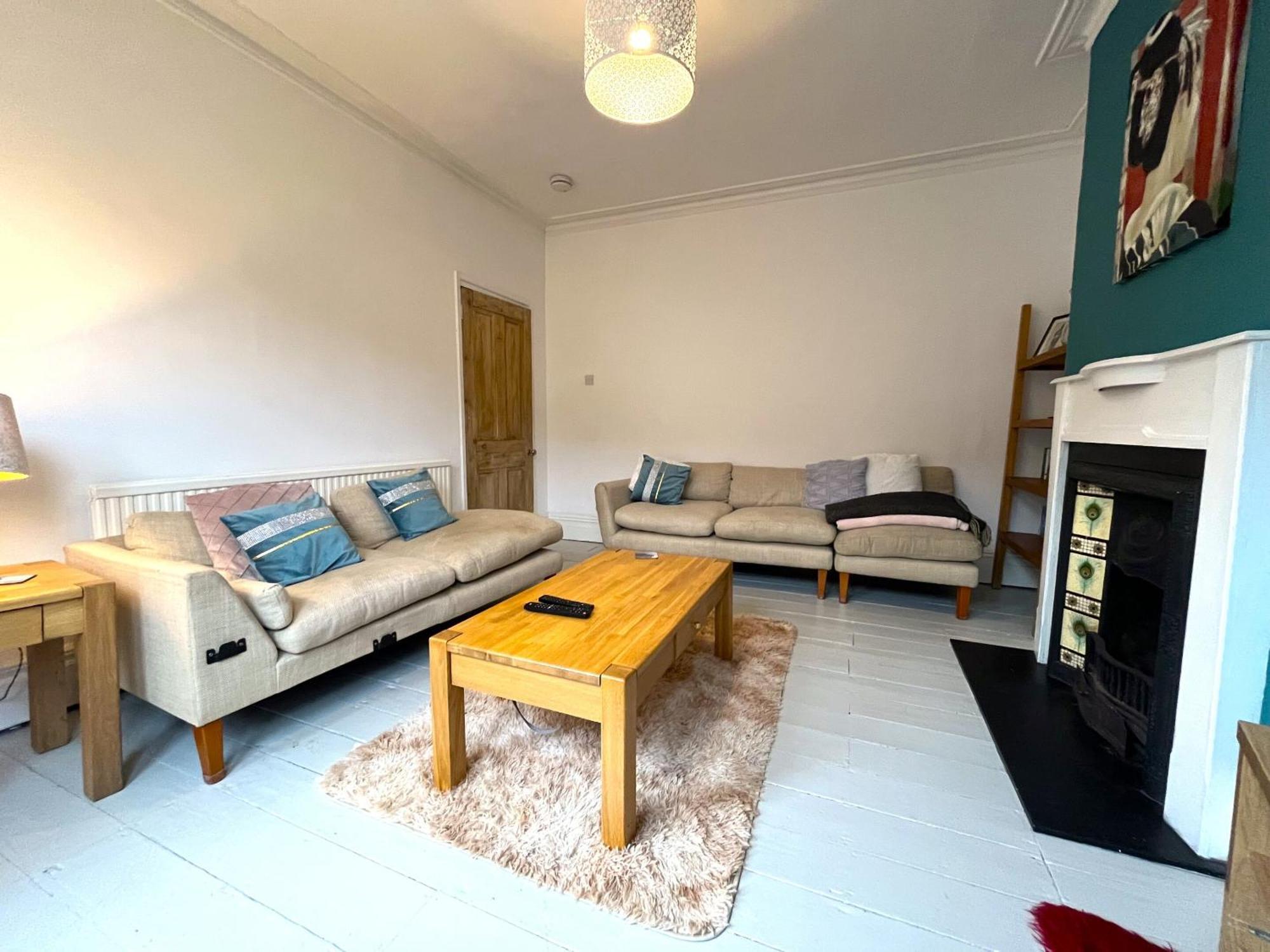 Charming Cottage Retreat With Garden - Sleeps 12 Bristol Zewnętrze zdjęcie